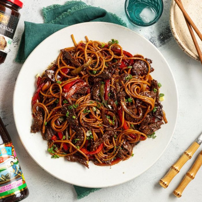 Black Pepper Pork Pan Fried Spaghetti