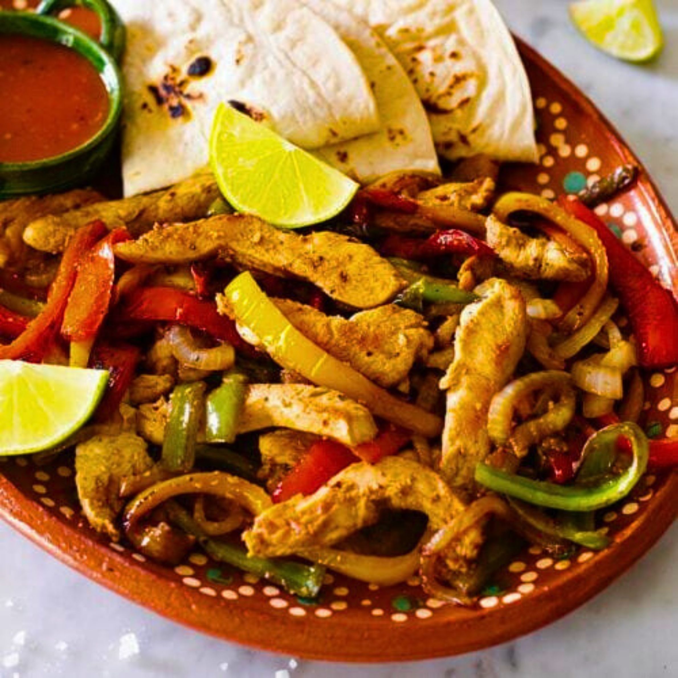 Fajitas de Pollo (Rice, beans & tortillas)